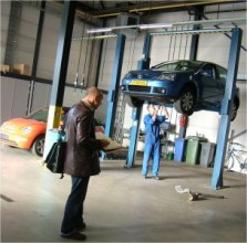 De brug in de garage