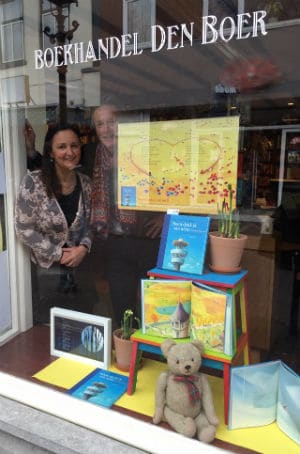 Signeren bij boekhandel Den Boer in Baarn.